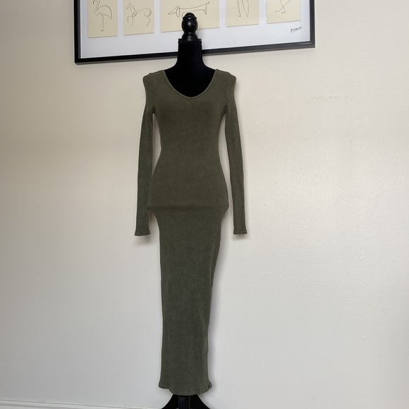 Junie Clothing green ribbed L/S Dress - Picture 5 of 10